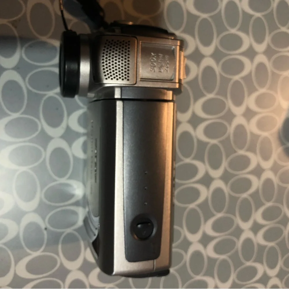 video camera. sharp VL-NZ50